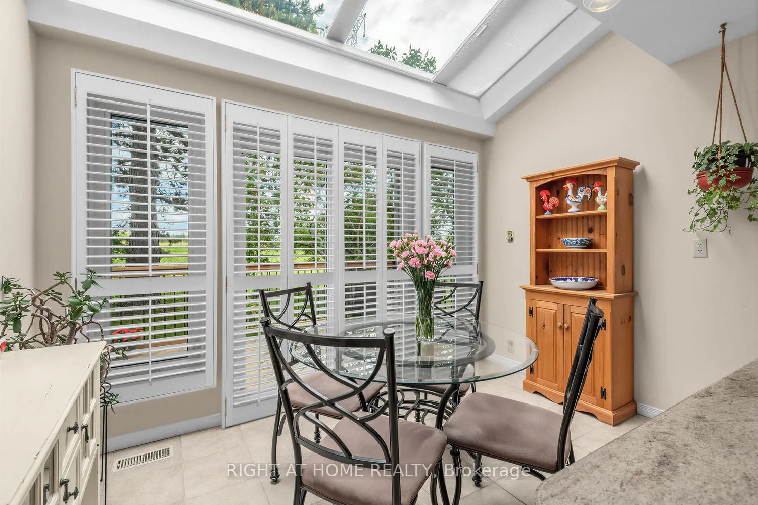 Photo 14 of 10 Parklawn Crescent, Markham, Thornlea — HOMEH