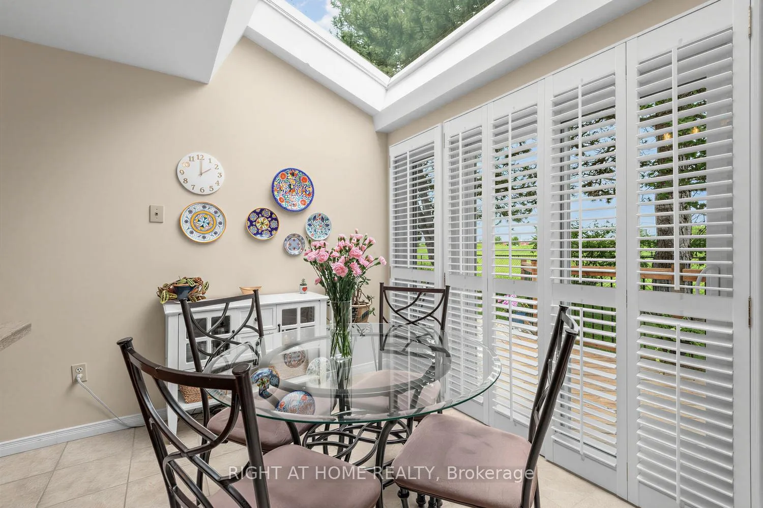 Photo 15 of 10 Parklawn Crescent, Markham, Thornlea — HOMEH