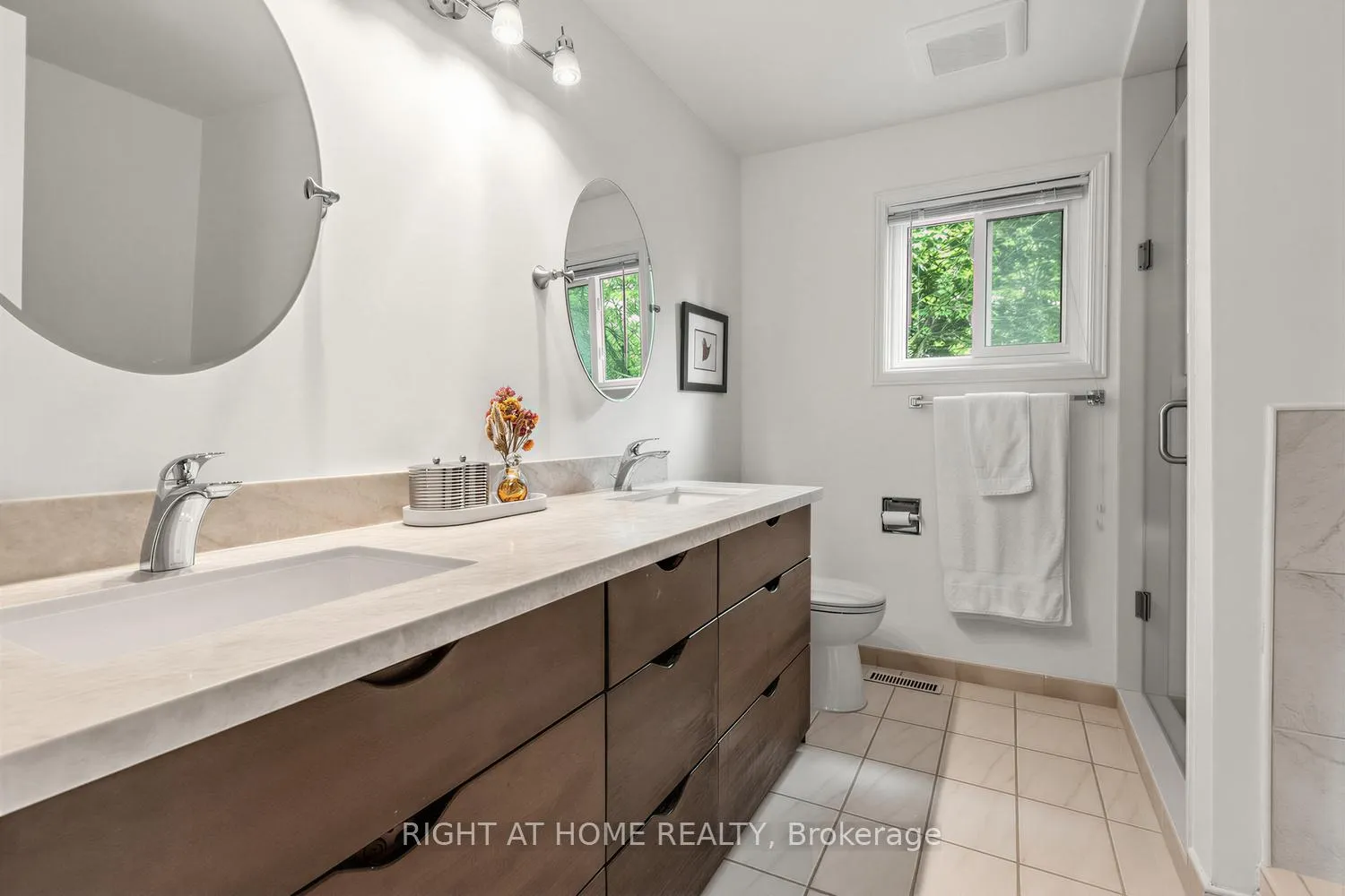 Photo 26 of 10 Parklawn Crescent, Markham, Thornlea — HOMEH