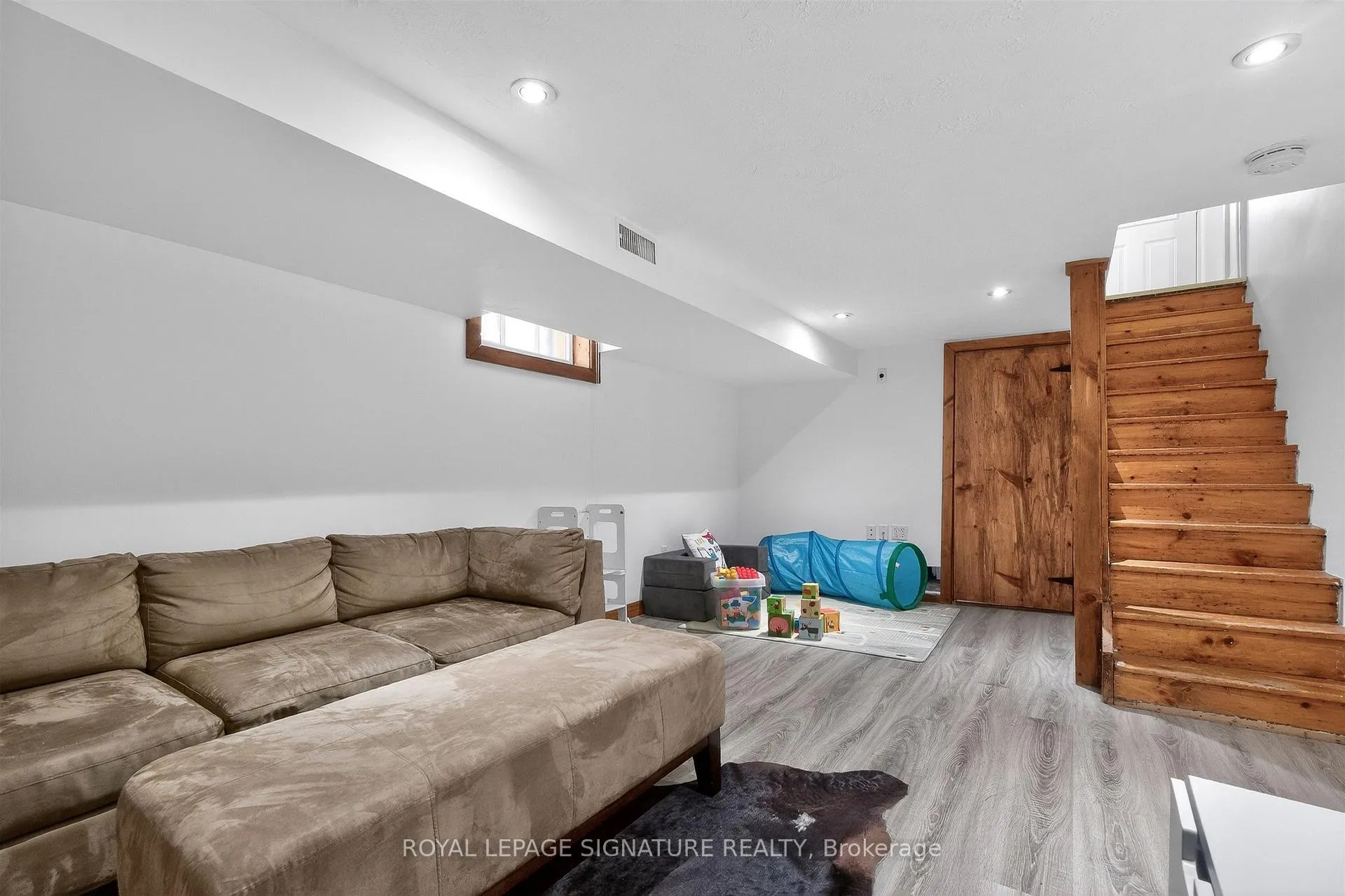 Photo 36 of 52 Dane Street, Kitchener — HOMEH