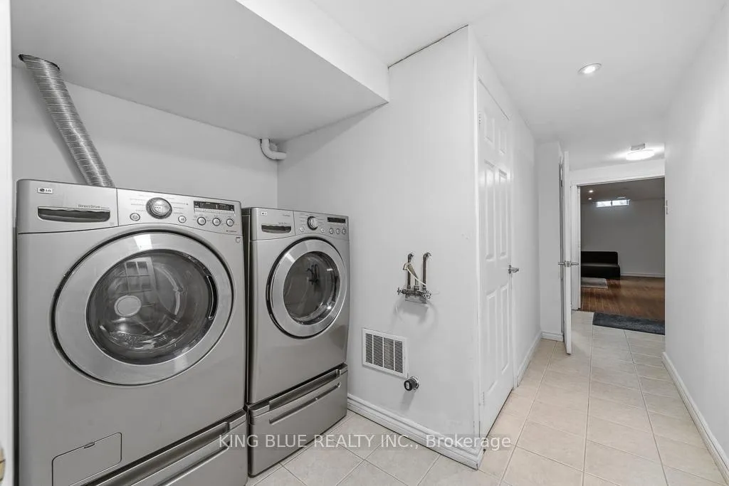 Photo 45 of 26 Lander Crescent, Vaughan, Patterson — HOMEH