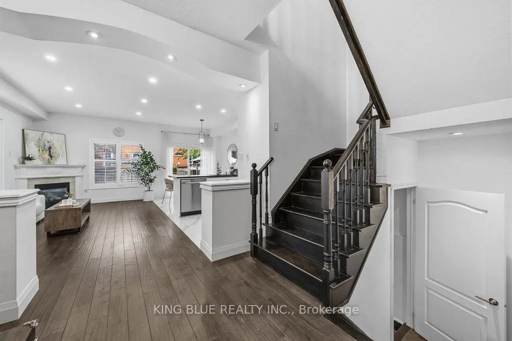 Photo 23 of 26 Lander Crescent, Vaughan, Patterson — HOMEH