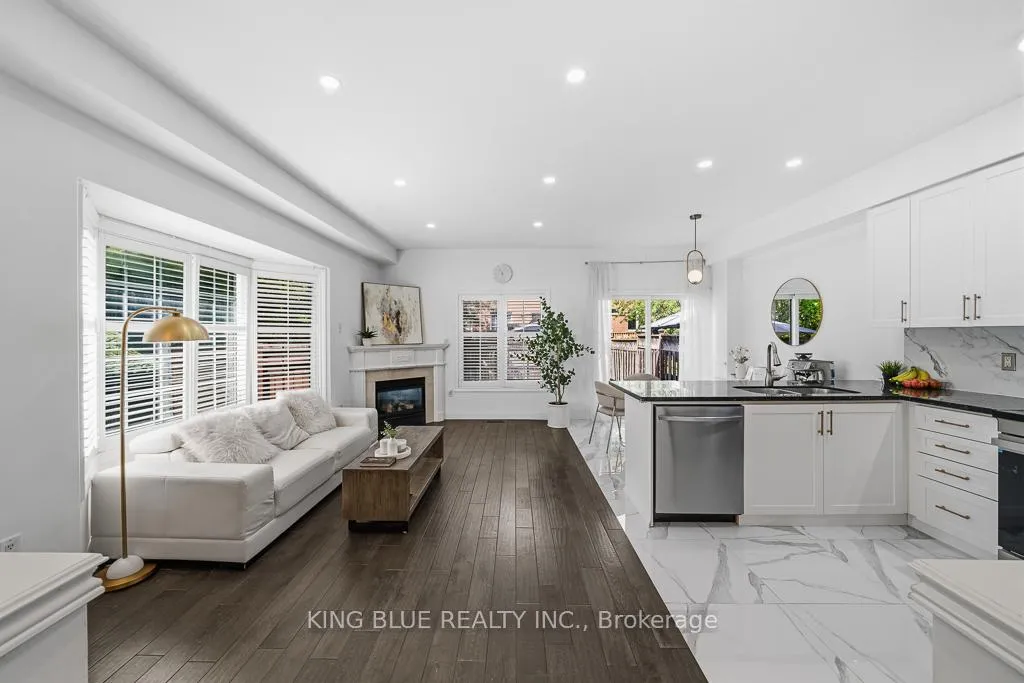 Photo 20 of 26 Lander Crescent, Vaughan, Patterson — HOMEH