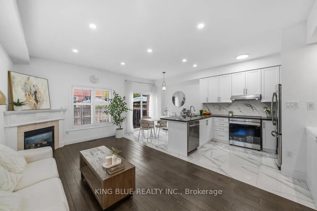 Photo 19 of 26 Lander Crescent, Vaughan, Patterson — HOMEH