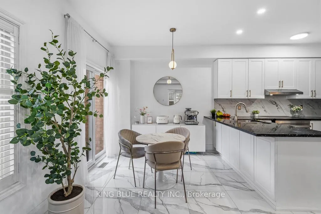 Photo 13 of 26 Lander Crescent, Vaughan, Patterson — HOMEH