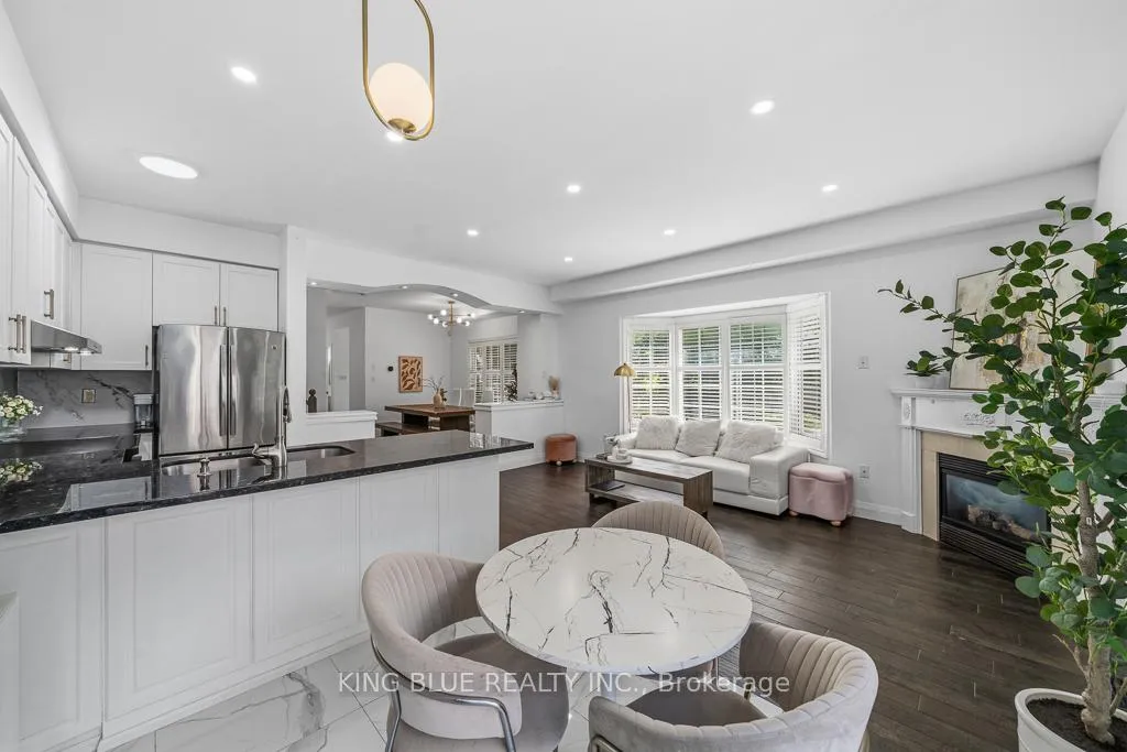 Photo 16 of 26 Lander Crescent, Vaughan, Patterson — HOMEH