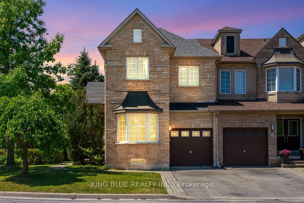 Photo 3 of 26 Lander Crescent, Vaughan, Patterson — HOMEH