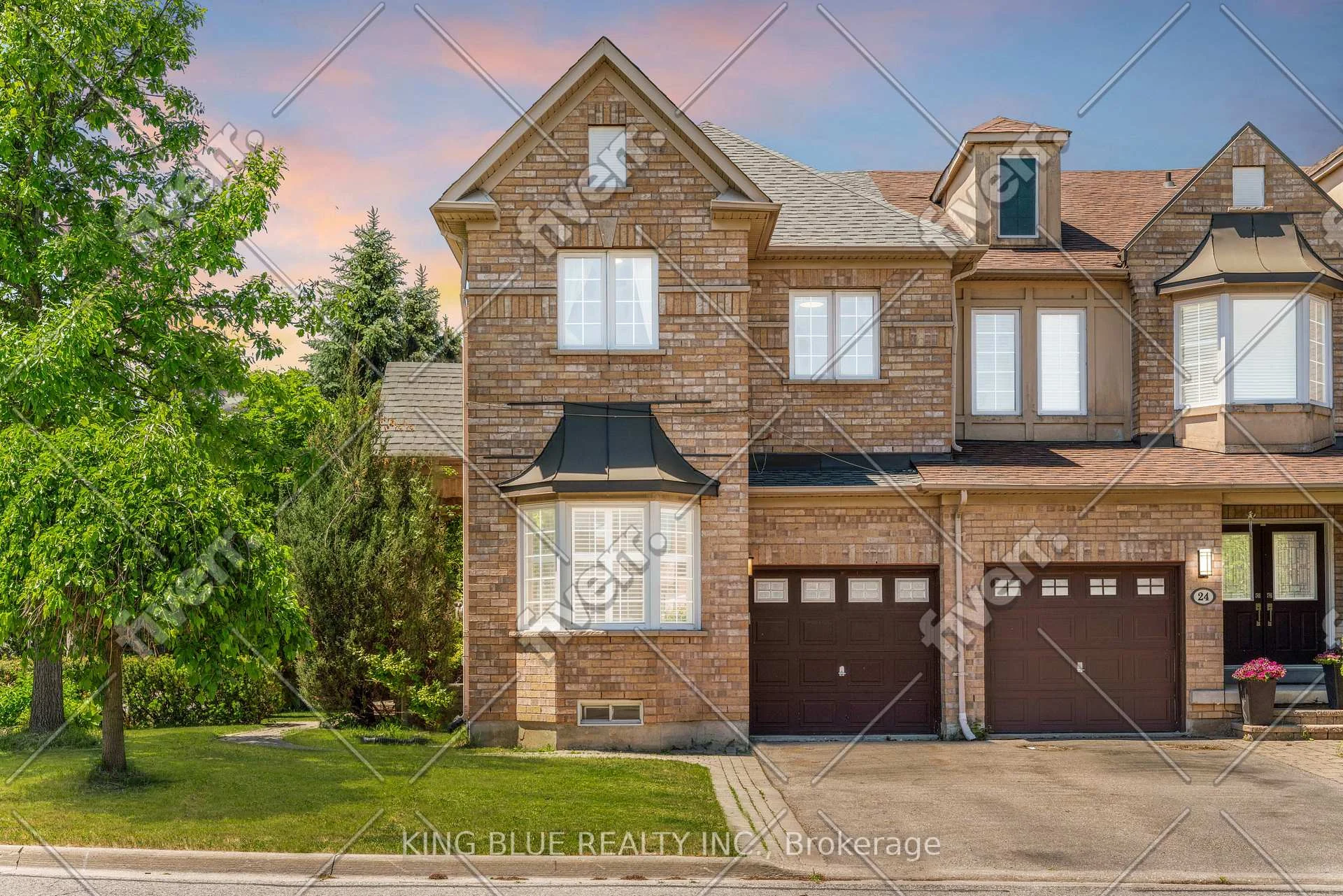 Photo 4 of 26 Lander Crescent, Vaughan, Patterson — HOMEH