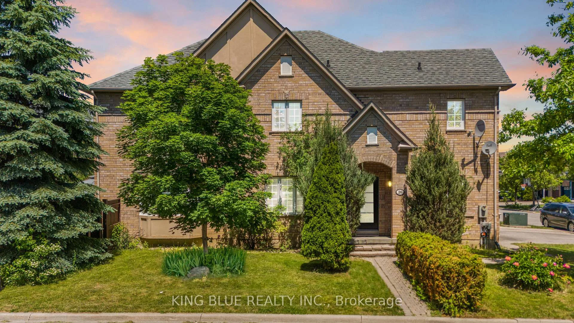 Photo 1 of 26 Lander Crescent, Vaughan, Patterson — HOMEH