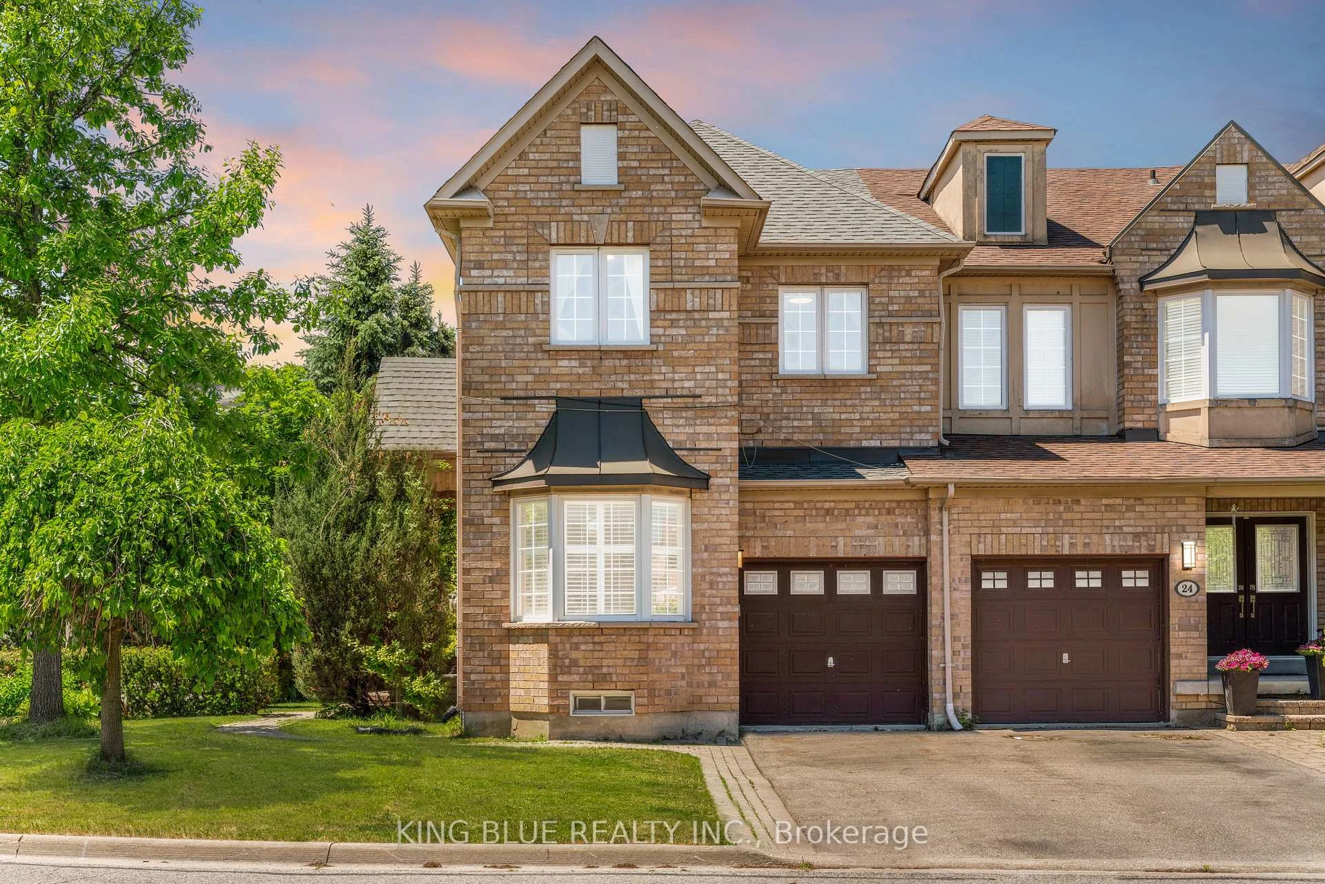 Photo 8 of 26 Lander Crescent, Vaughan, Patterson — HOMEH