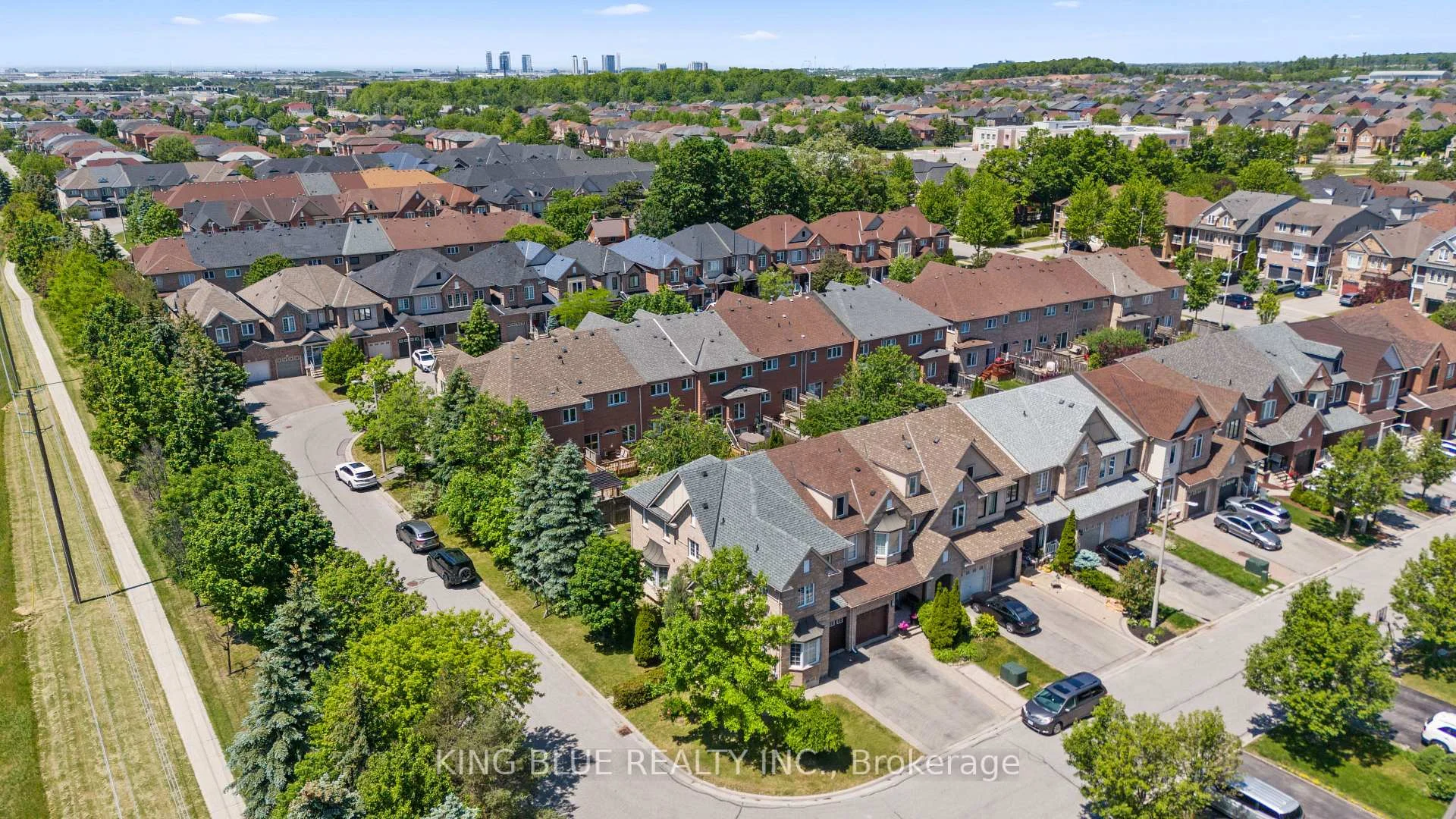 Photo 53 of 26 Lander Crescent, Vaughan, Patterson — HOMEH