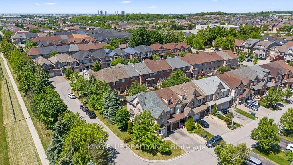 Photo 54 of 26 Lander Crescent, Vaughan, Patterson — HOMEH