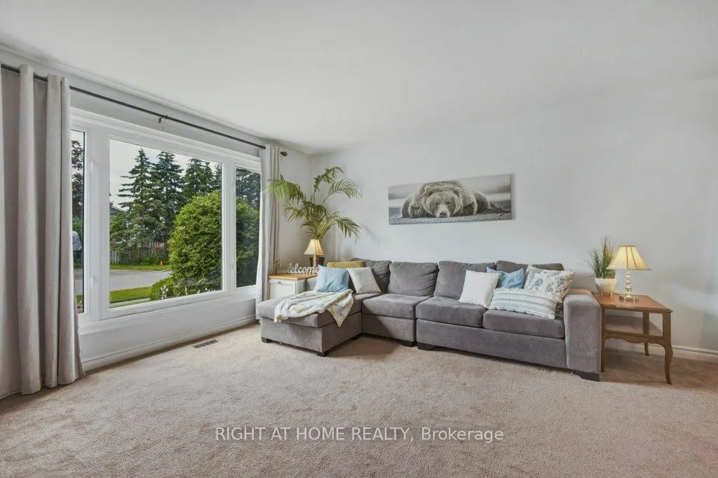 Photo 6 of 1033 Birchwood Drive, Newmarket, Gorham-College Manor — HOMEH