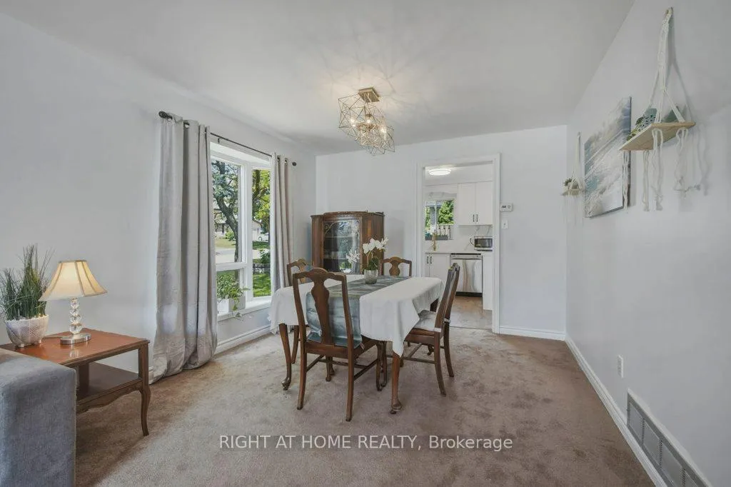 Photo 9 of 1033 Birchwood Drive, Newmarket, Gorham-College Manor — HOMEH