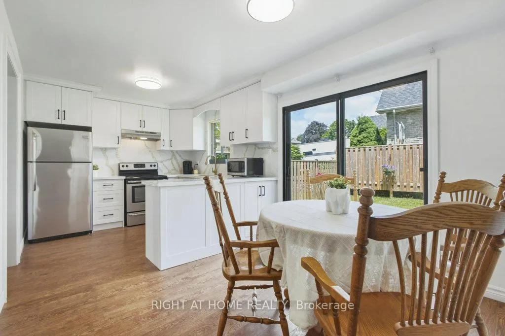Photo 15 of 1033 Birchwood Drive, Newmarket, Gorham-College Manor — HOMEH