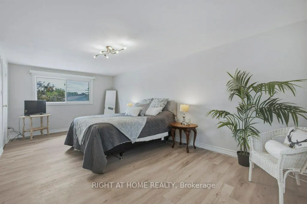 Photo 19 of 1033 Birchwood Drive, Newmarket, Gorham-College Manor — HOMEH