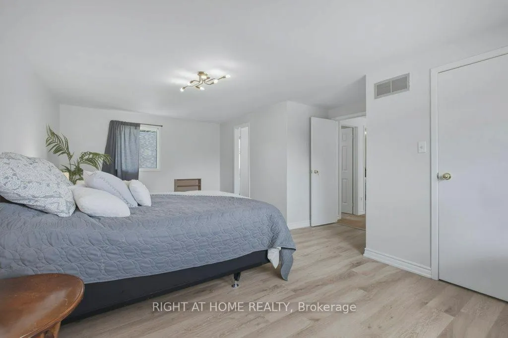 Photo 20 of 1033 Birchwood Drive, Newmarket, Gorham-College Manor — HOMEH