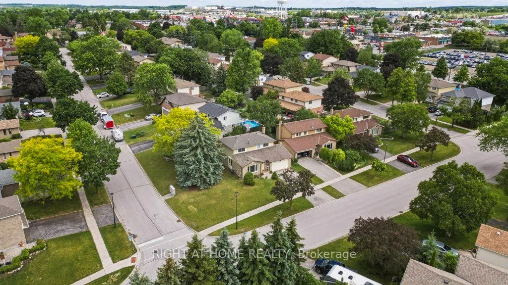 Photo 33 of 1033 Birchwood Drive, Newmarket, Gorham-College Manor — HOMEH