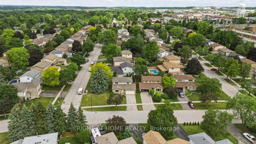 Photo 34 of 1033 Birchwood Drive, Newmarket, Gorham-College Manor — HOMEH