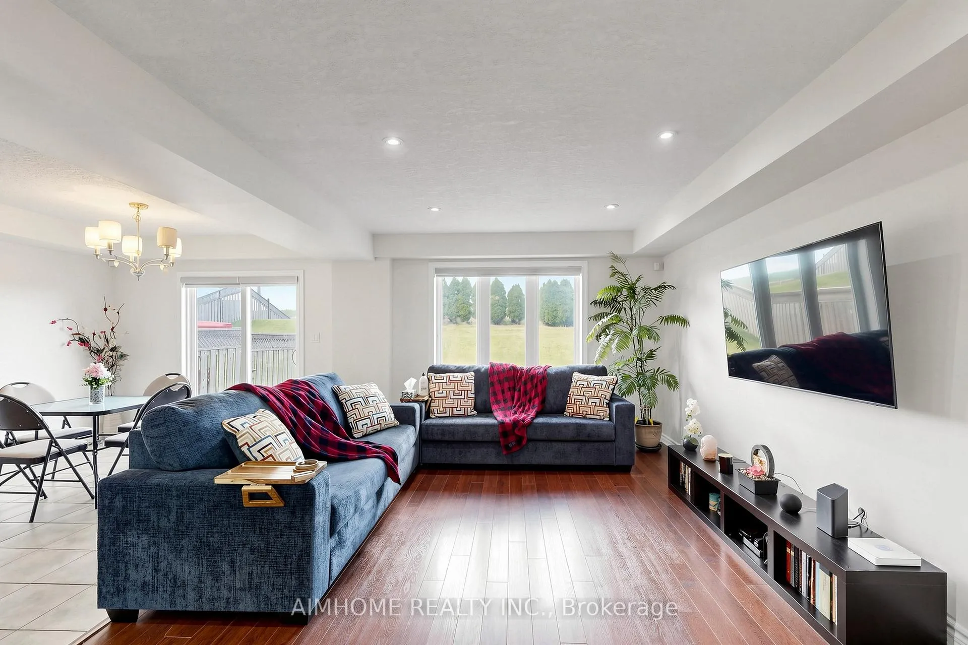 Photo 3 of 205 Huck Crescent, Kitchener, Highland West — HOMEH