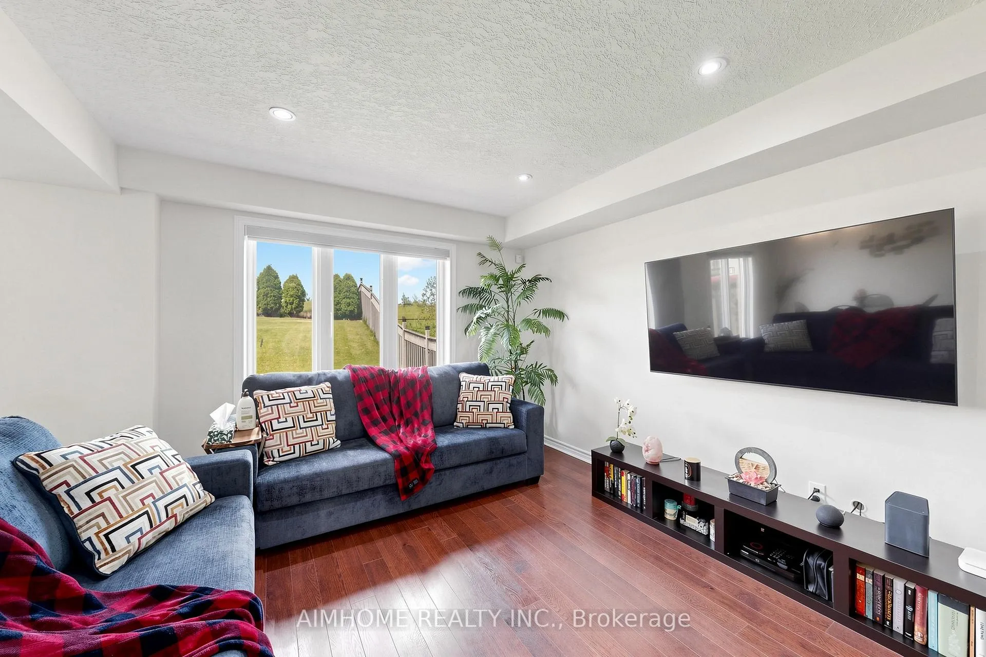 Photo 6 of 205 Huck Crescent, Kitchener, Highland West — HOMEH
