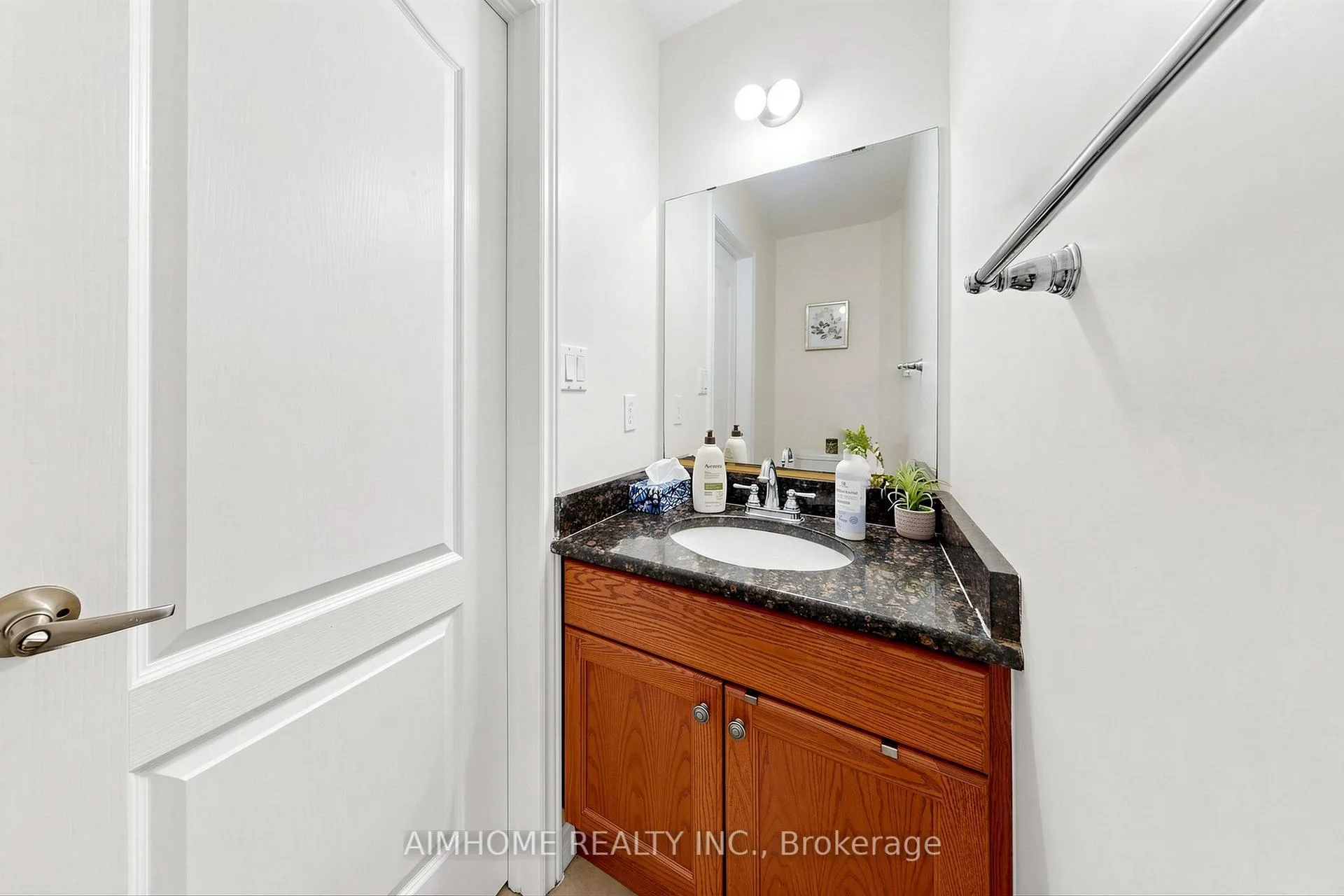 Photo 18 of 205 Huck Crescent, Kitchener, Highland West — HOMEH