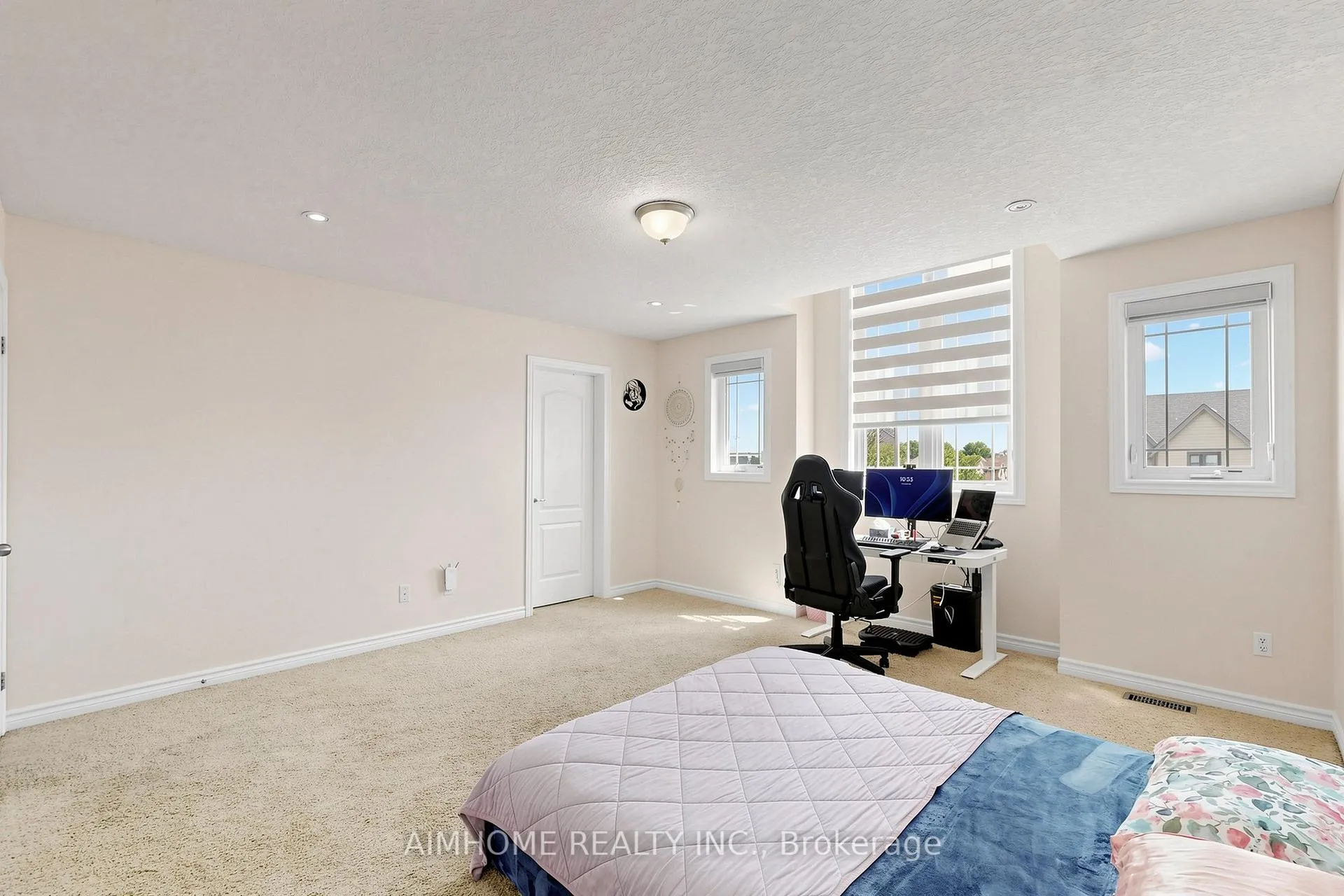 Photo 26 of 205 Huck Crescent, Kitchener, Highland West — HOMEH