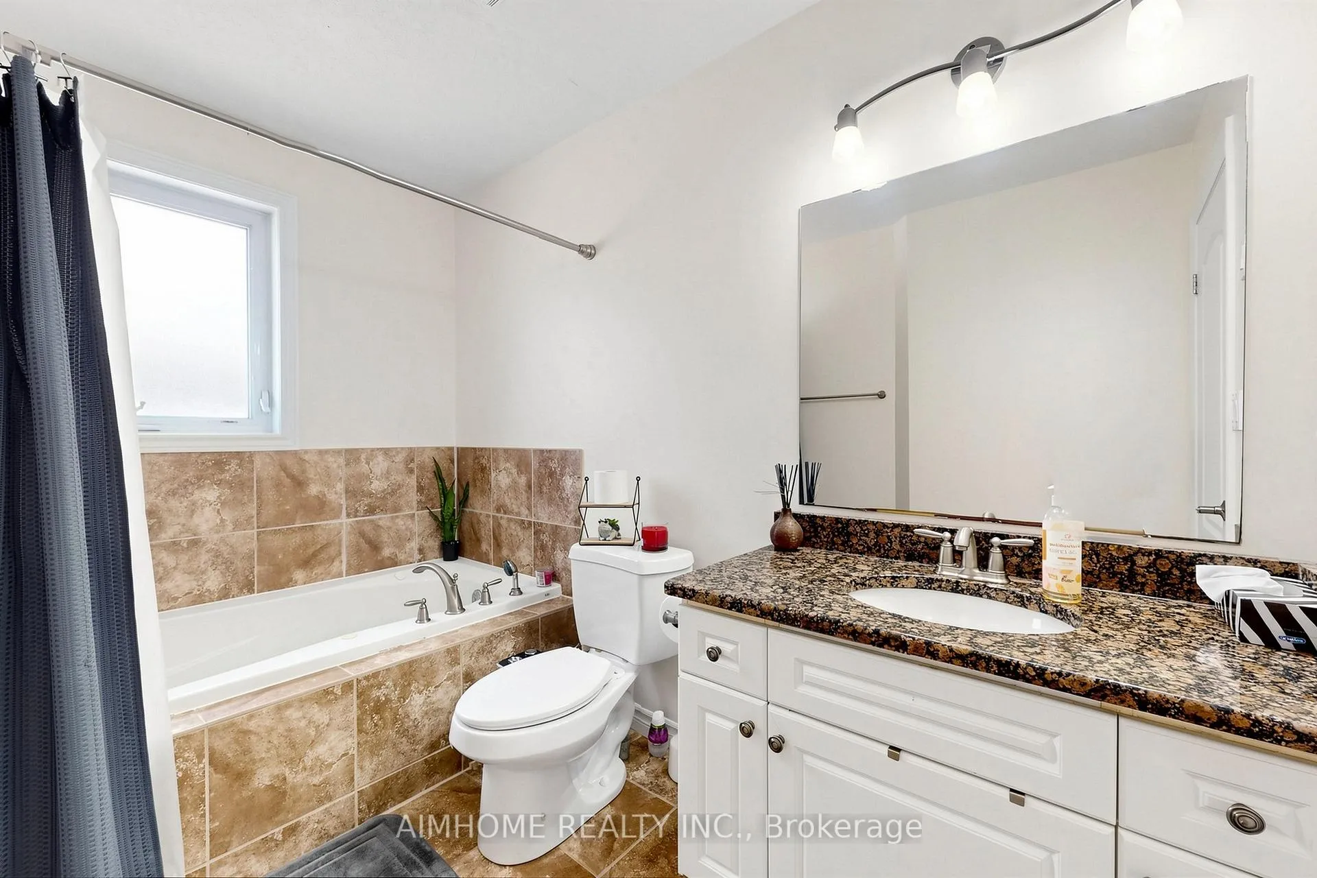 Photo 31 of 205 Huck Crescent, Kitchener, Highland West — HOMEH