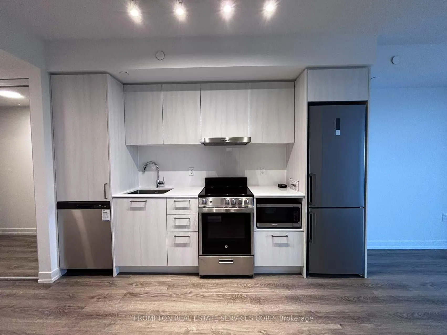 Photo 6 of Unit 3517, 195 Commerce Street, Vaughan, Vaughan Corporate Centre — HOMEH