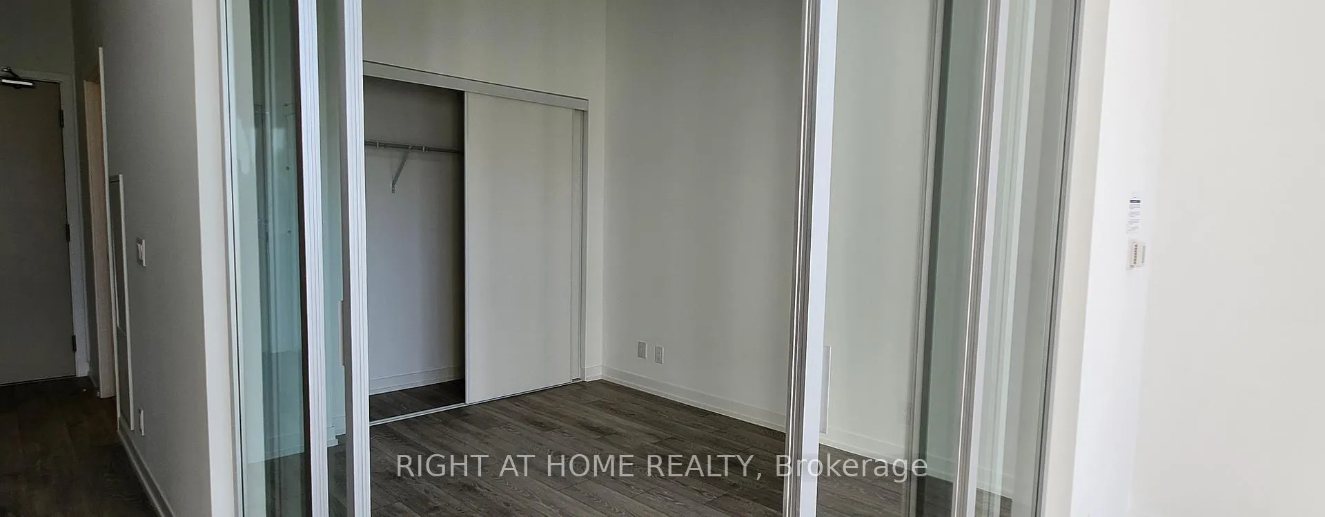 Photo 4 of Unit 209, 2020 Bathurst Street, Toronto, Humewood-Cedarvale — HOMEH