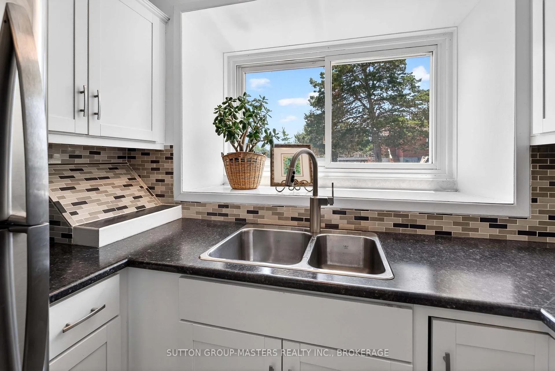 Photo 10 of 118 Orchard Drive, Belleville, Belleville Ward — HOMEH