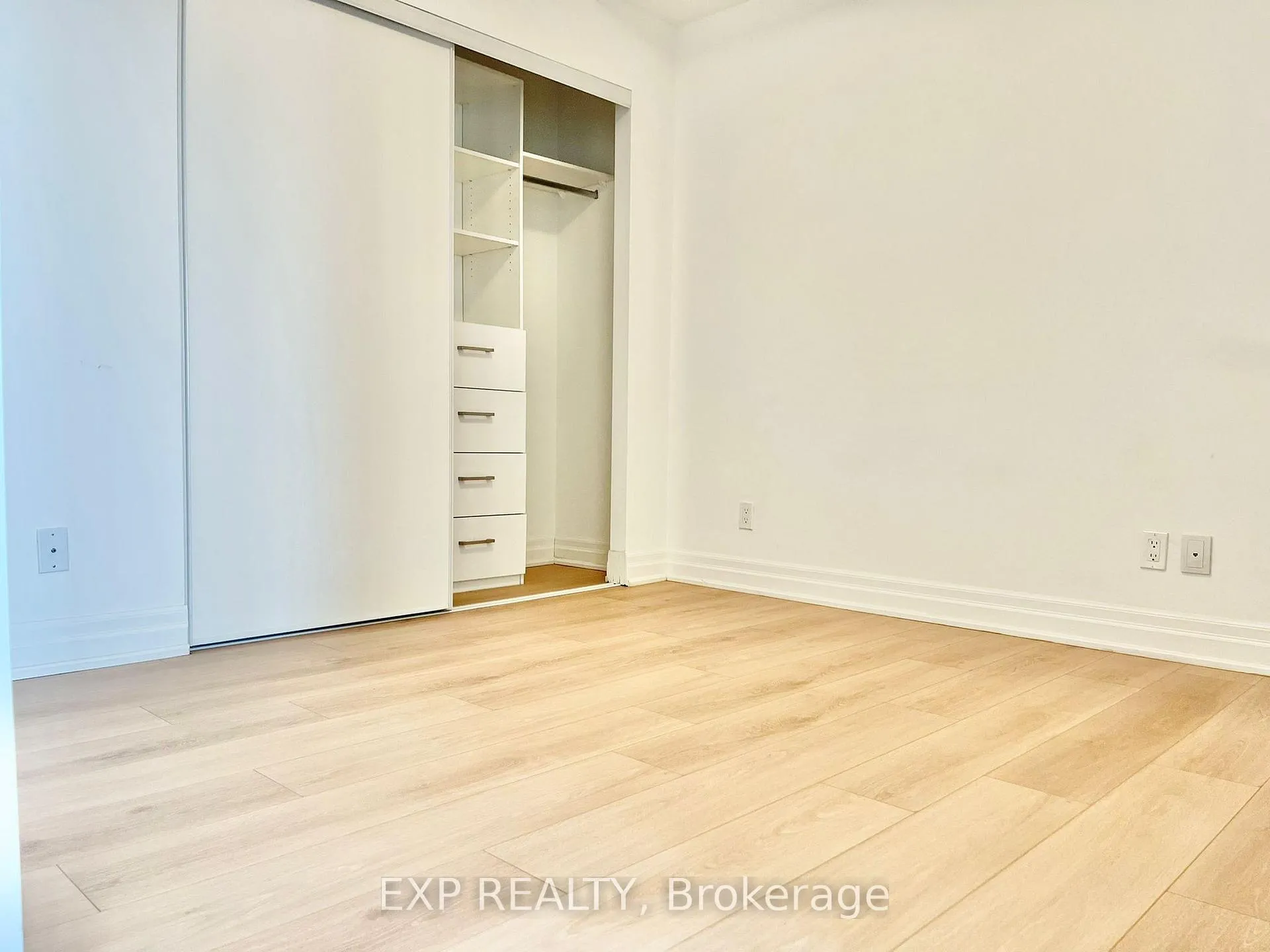 Photo 6 of Unit 1004, 10 Rouge Valley Drive W, Markham, Unionville — HOMEH