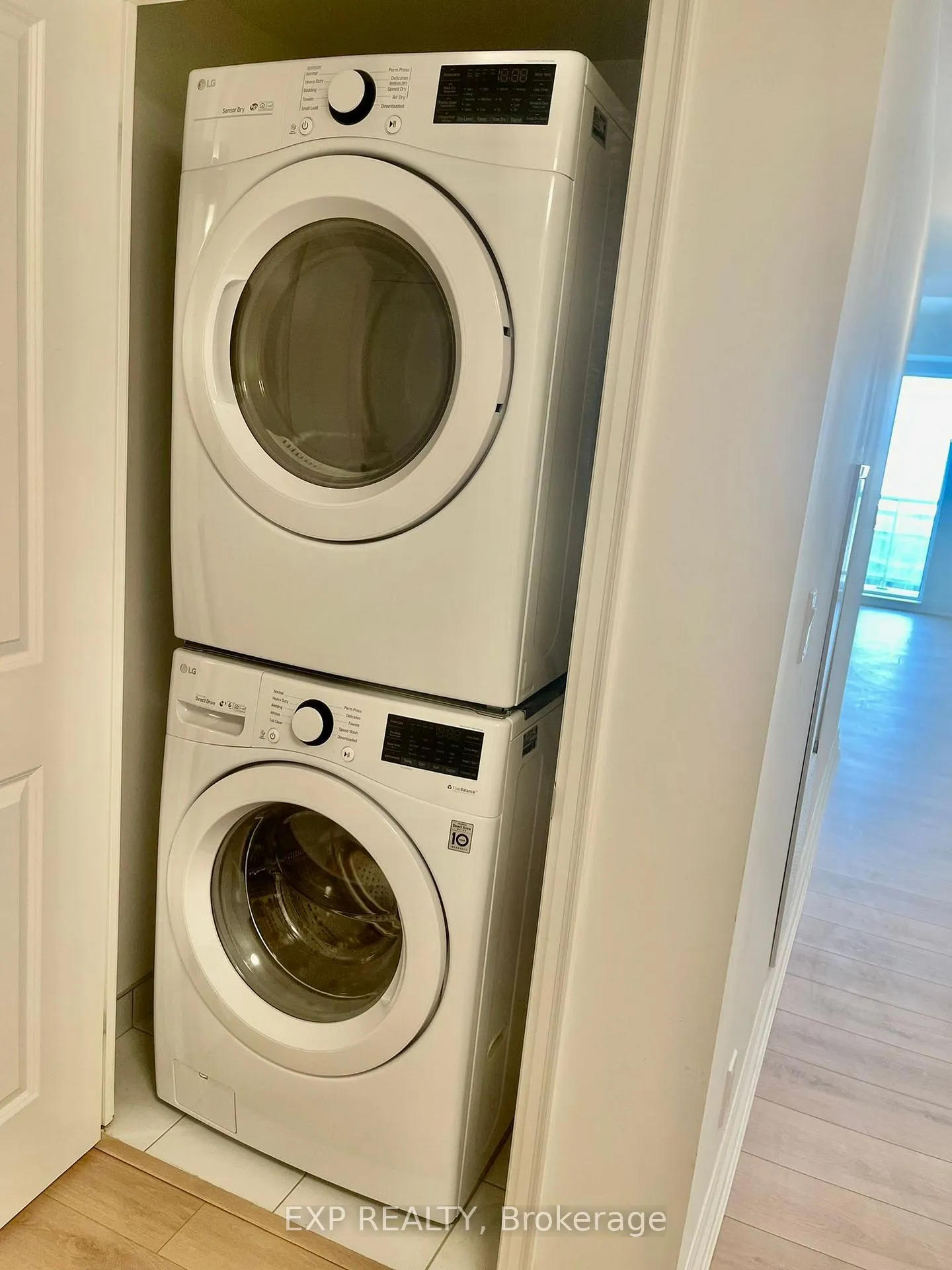 Photo 11 of Unit 1004, 10 Rouge Valley Drive W, Markham, Unionville — HOMEH
