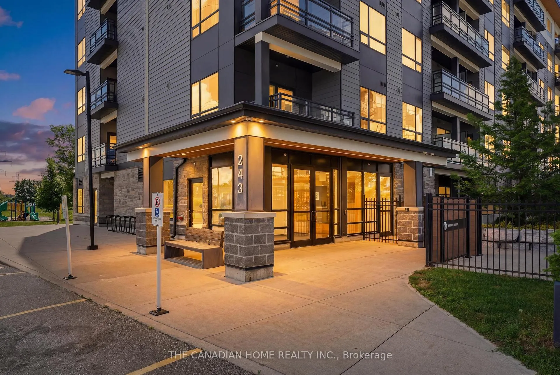 Photo 2 of Unit 405, 243 Northfield Drive E, Waterloo — HOMEH