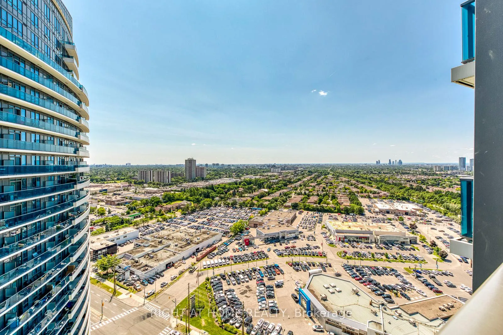 Photo 2 of Unit 2415, 7171 Yonge Street, Markham, Grandview — HOMEH