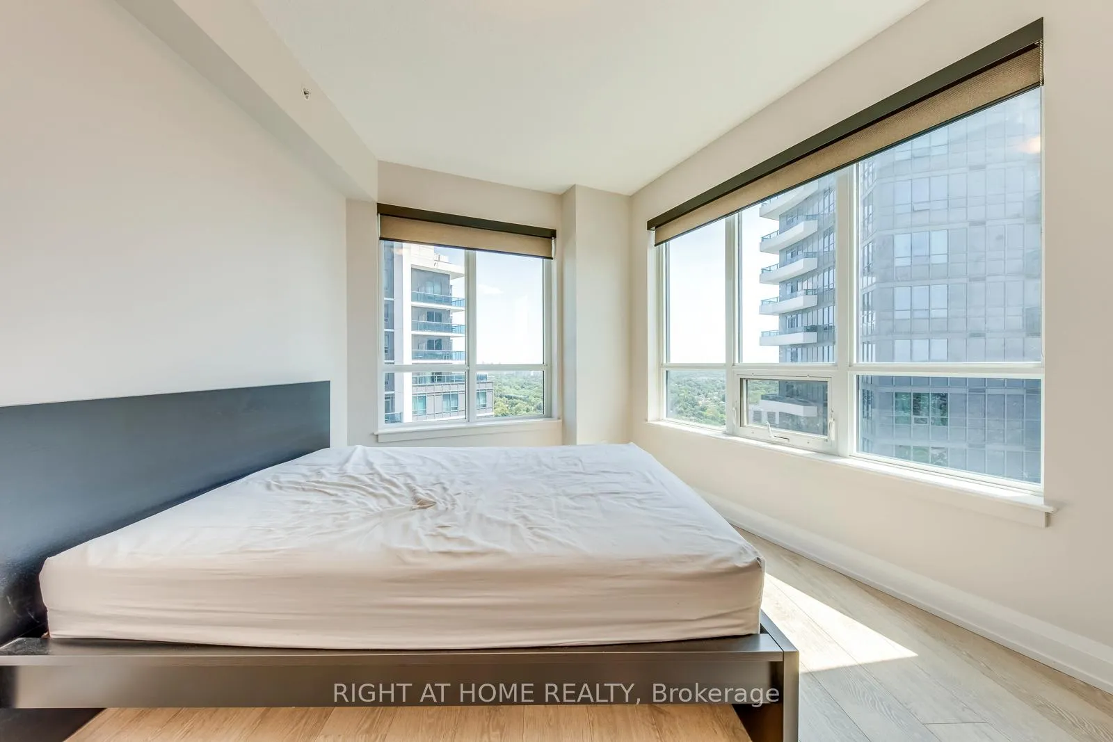 Photo 6 of Unit 2415, 7171 Yonge Street, Markham, Grandview — HOMEH