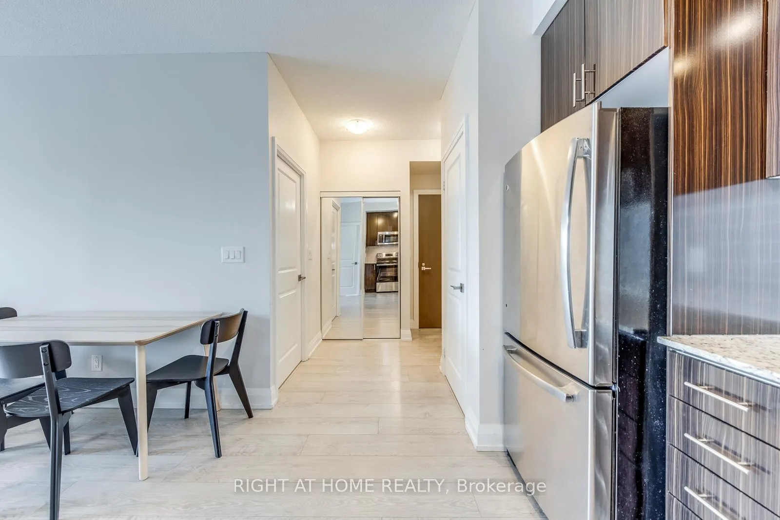 Photo 14 of Unit 2415, 7171 Yonge Street, Markham, Grandview — HOMEH