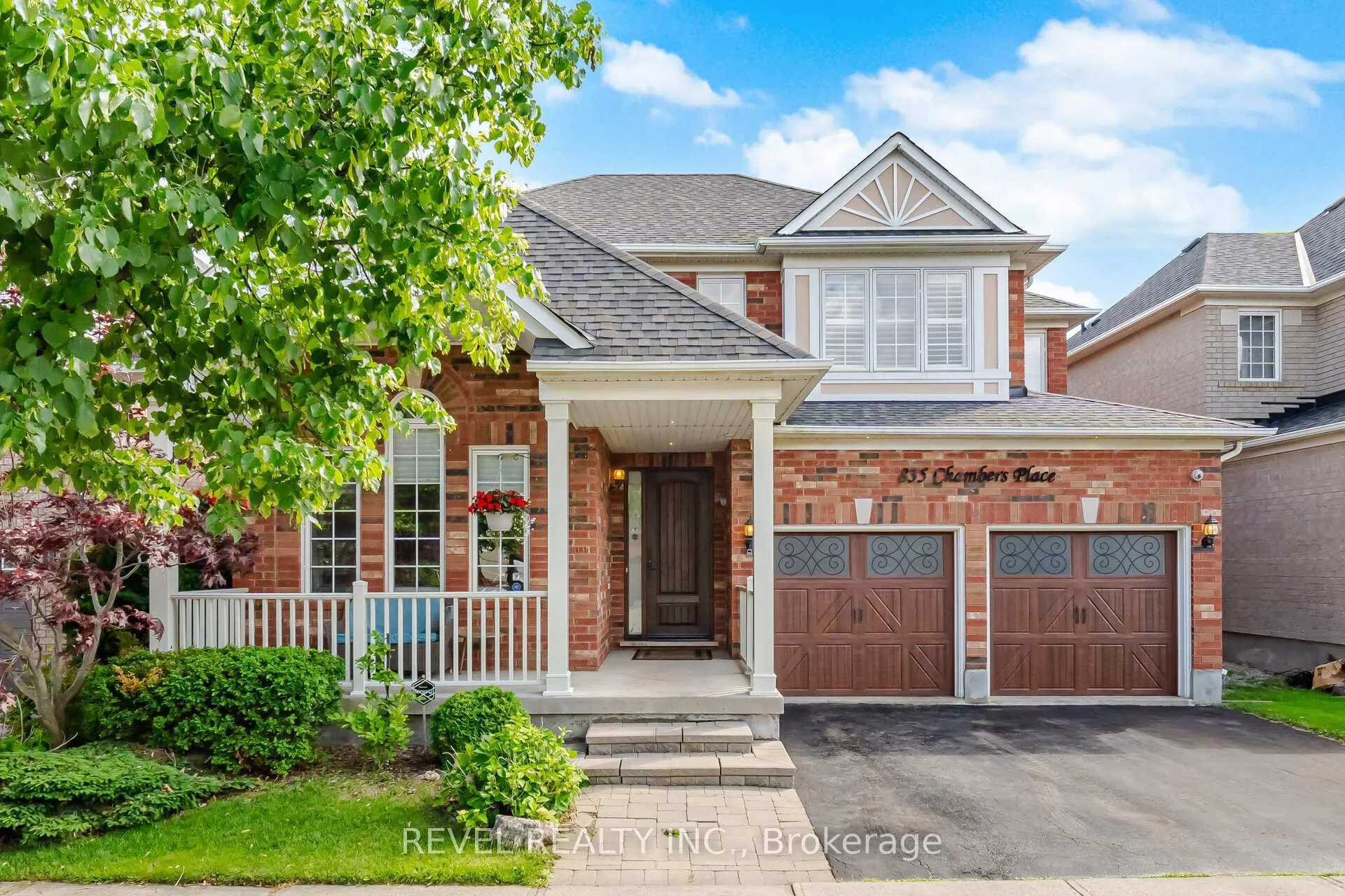 Front of 835 Chambers Place