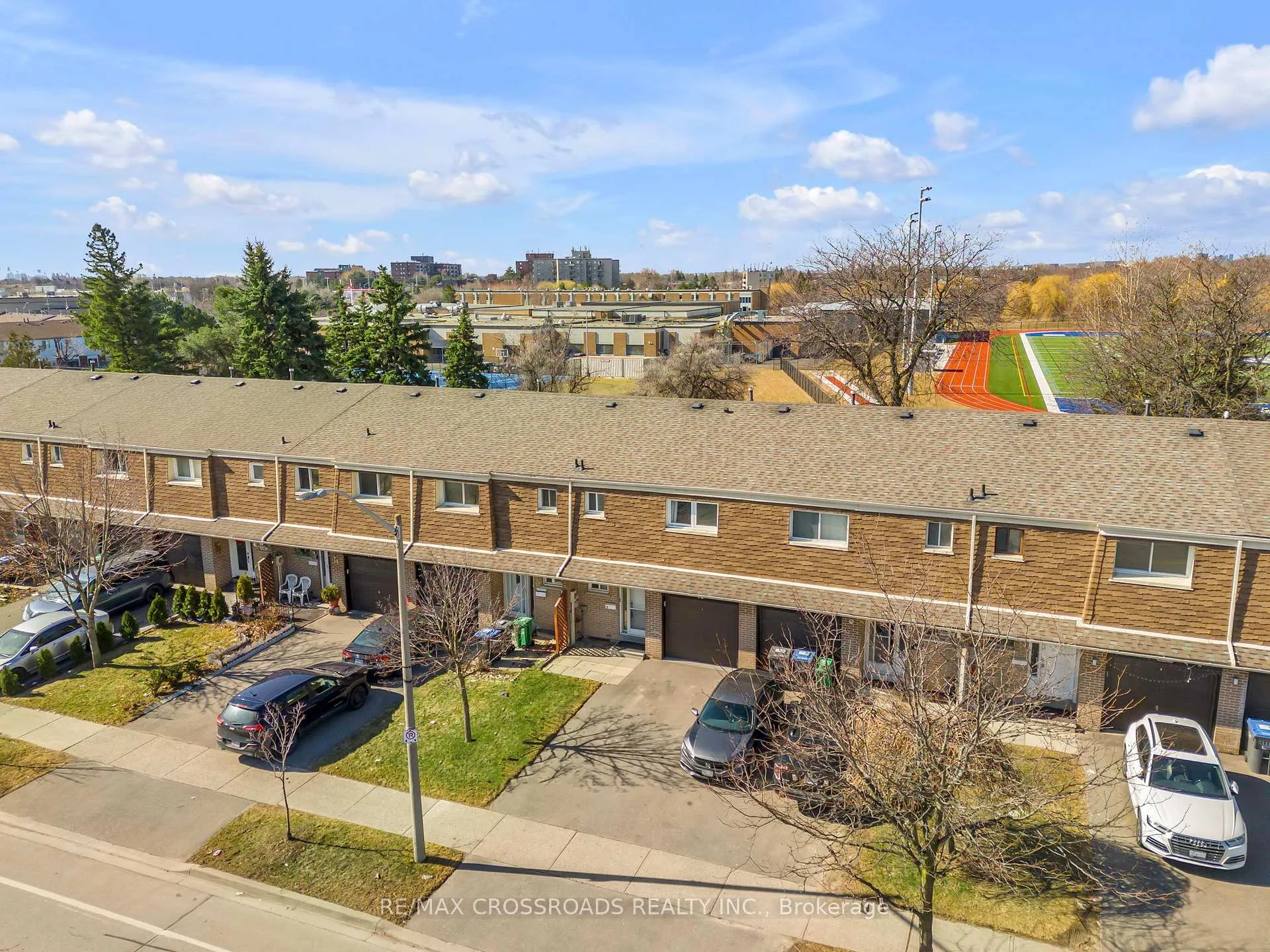 Photo 3 of Unit 12, 7450 Darcel Avenue, Mississauga, Malton — HOMEH
