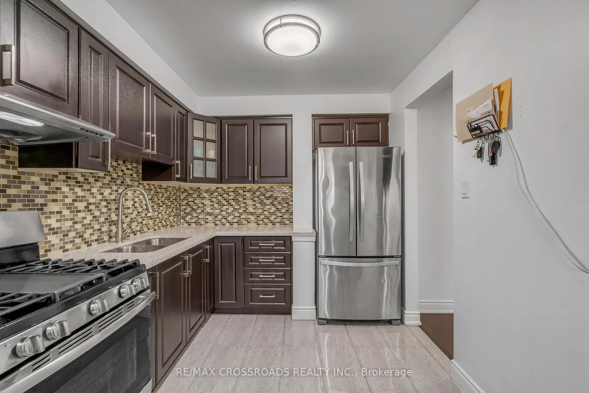 Photo 6 of Unit 12, 7450 Darcel Avenue, Mississauga, Malton — HOMEH