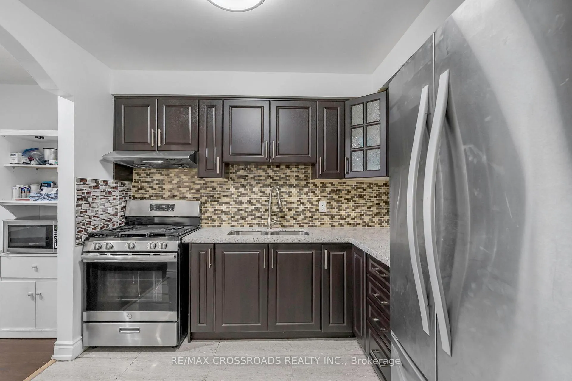 Photo 7 of Unit 12, 7450 Darcel Avenue, Mississauga, Malton — HOMEH