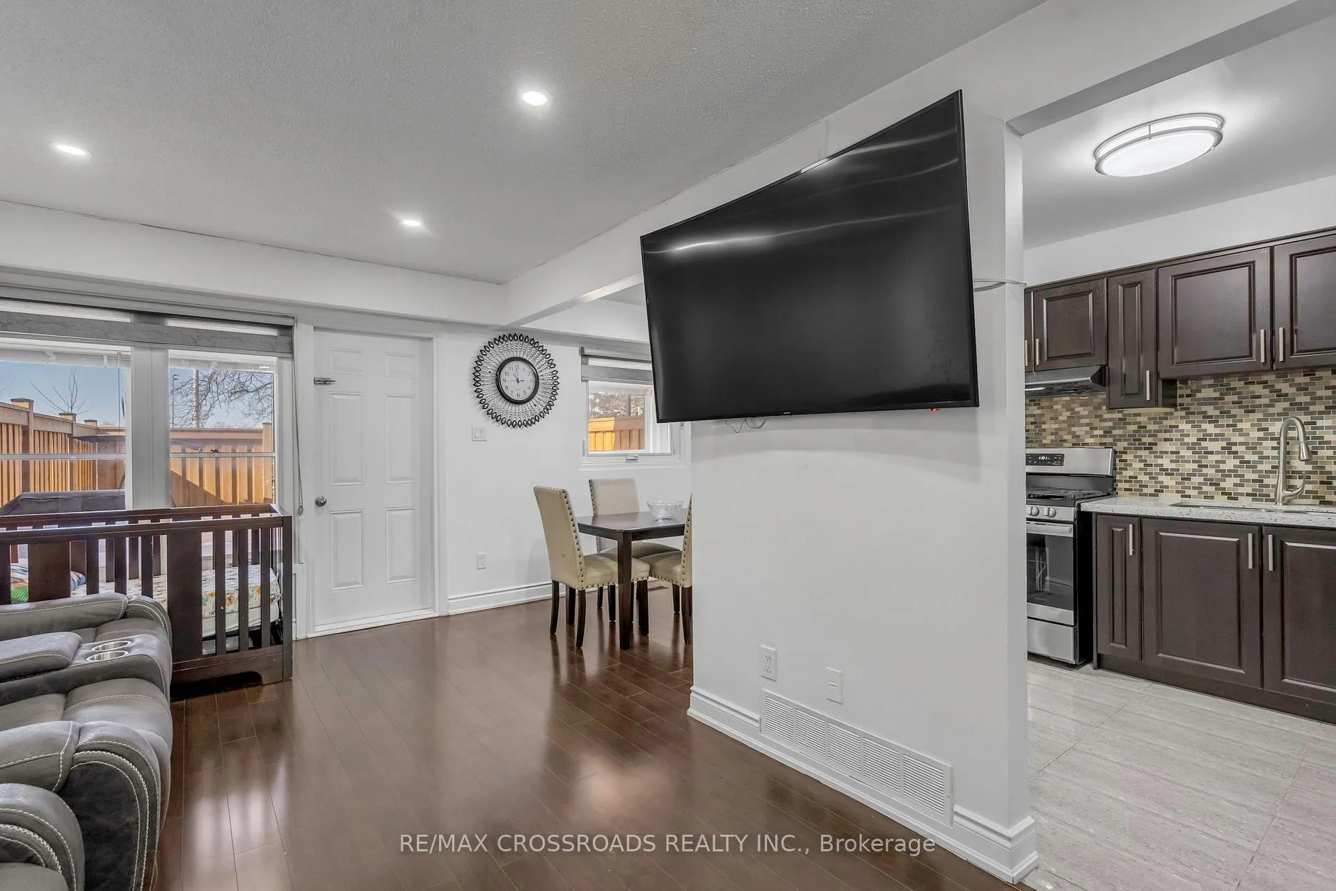 Photo 9 of Unit 12, 7450 Darcel Avenue, Mississauga, Malton — HOMEH
