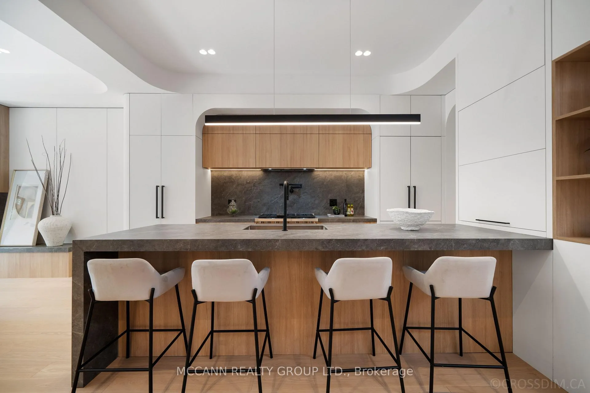 Photo 17 of 162 Arlington Avenue, Toronto, Humewood-Cedarvale — HOMEH