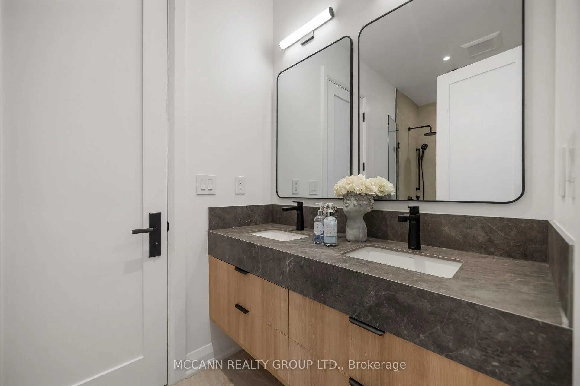 Photo 35 of 162 Arlington Avenue, Toronto, Humewood-Cedarvale — HOMEH