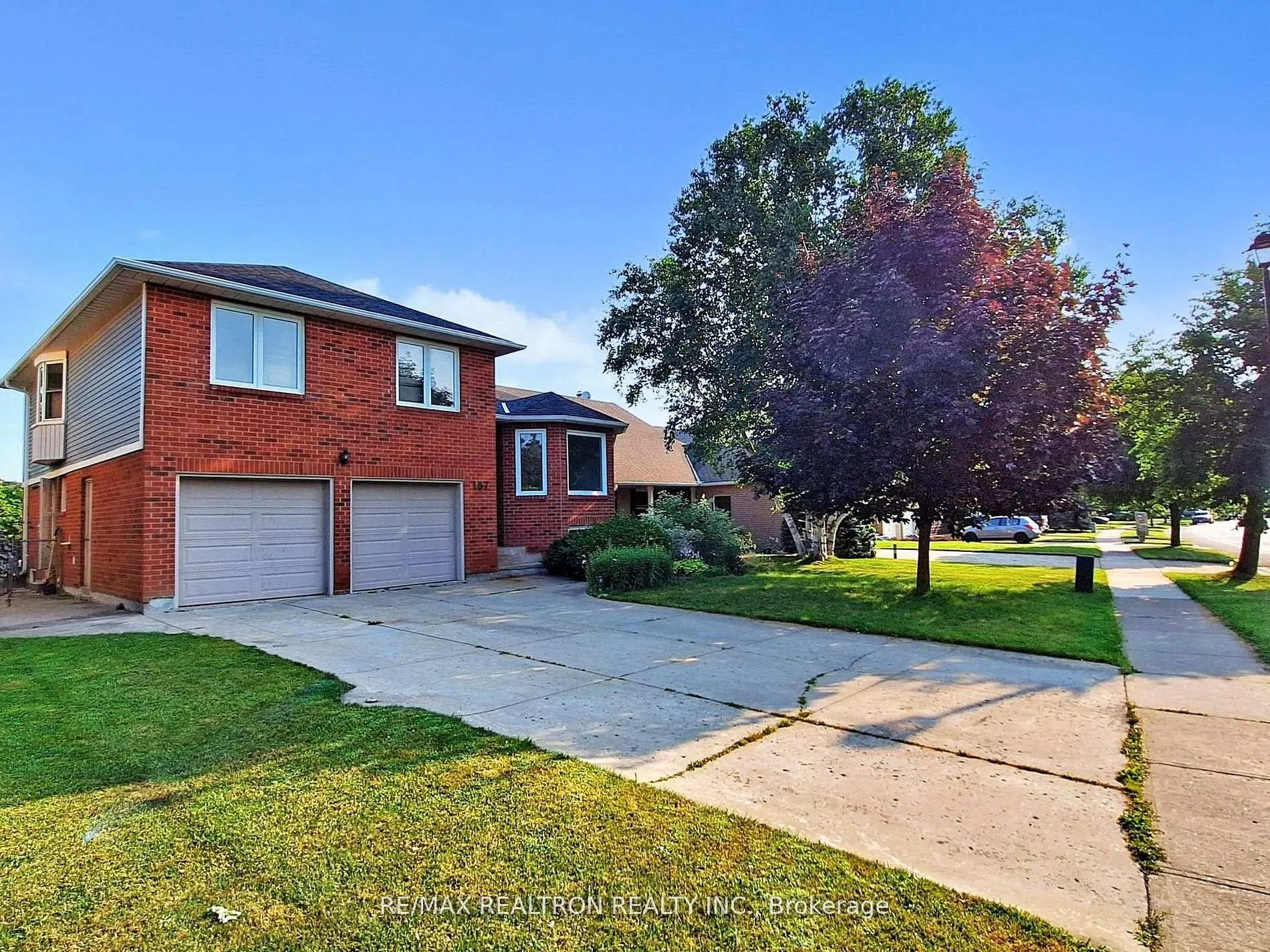 Photo 2 of Unit Main, 187 Crossland Gate, Newmarket, Glenway Estates — HOMEH