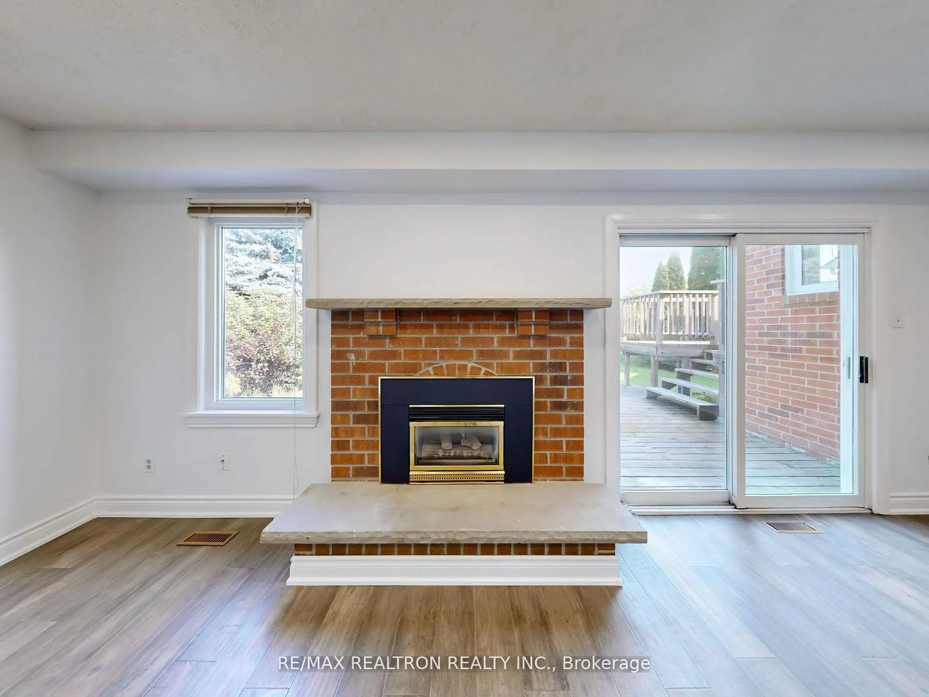 Photo 7 of Unit Main, 187 Crossland Gate, Newmarket, Glenway Estates — HOMEH