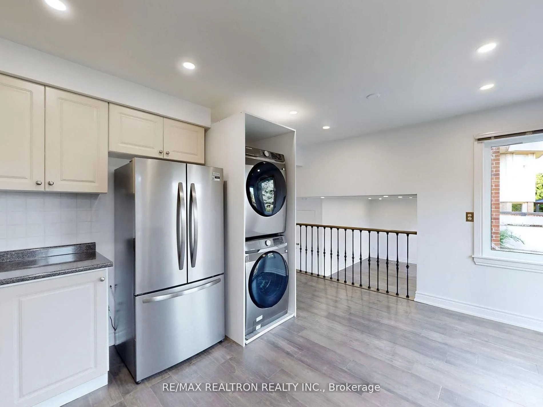 Photo 16 of Unit Main, 187 Crossland Gate, Newmarket, Glenway Estates — HOMEH