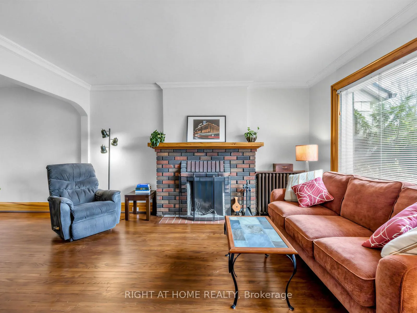 Photo 3 of 26 Maryland Boulevard, Toronto, Crescent Town — HOMEH