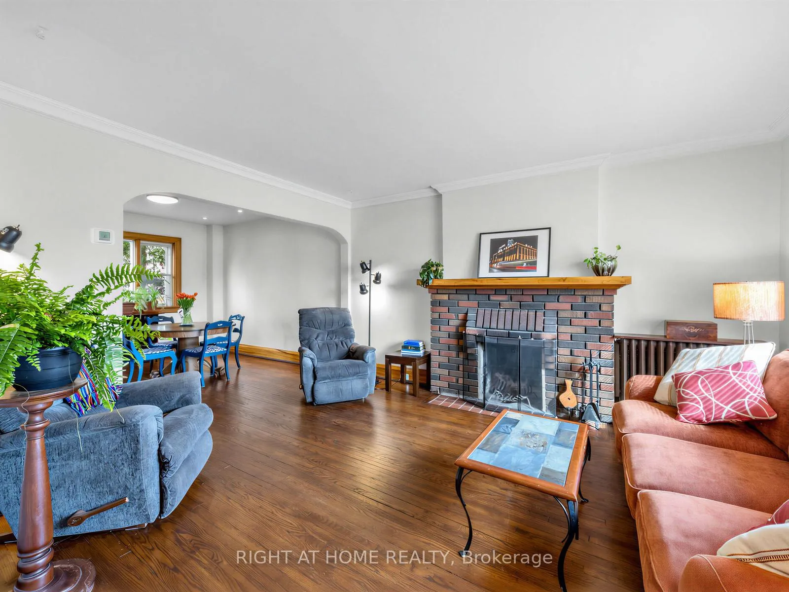 Photo 4 of 26 Maryland Boulevard, Toronto, Crescent Town — HOMEH