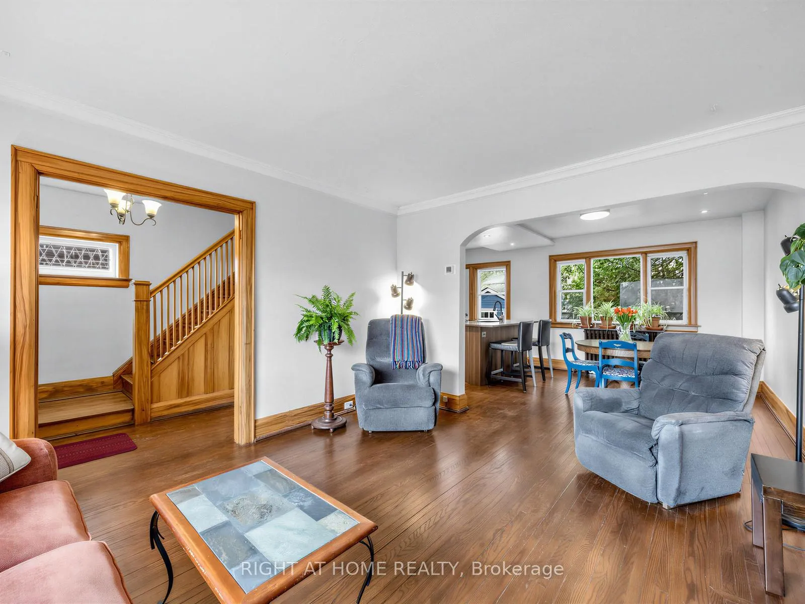Photo 5 of 26 Maryland Boulevard, Toronto, Crescent Town — HOMEH